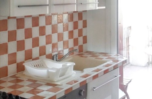 Saint-Cyr-sur-Mer Apartment | Homerez - Apartment in Saint-Cyr-sur-Mer.