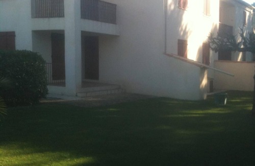 Saint-Cyr-sur-Mer Apartment | Homerez - Apartment in Saint-Cyr-sur-Mer.