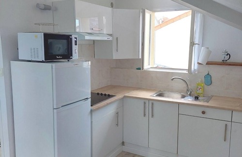 Rosny-sous-Bois Apartment | Homerez - Apartment Rosny-sous-Bois