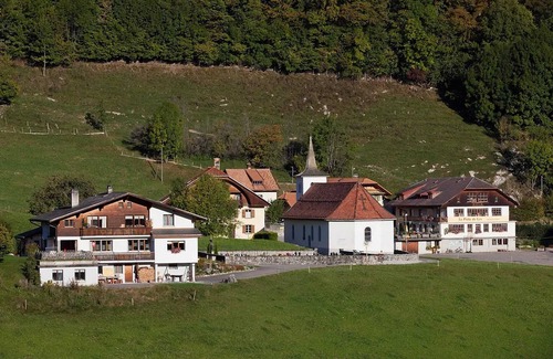 Albeuve Apartment | Homerez - Apartment in Haut-Intyamon