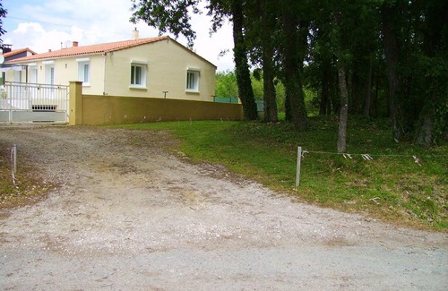 Breuillet Apartment | Homerez - Apartment in Breuillet