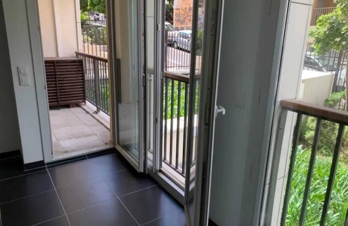 Saint-Victor Apartment | Homerez - Apartment in Marseille, garden view