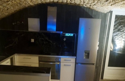 Velars-sur-Ouche Apartment | Homerez - Appartement for 4 ppl. with terrace and balcony at Velars-sur-Ouche