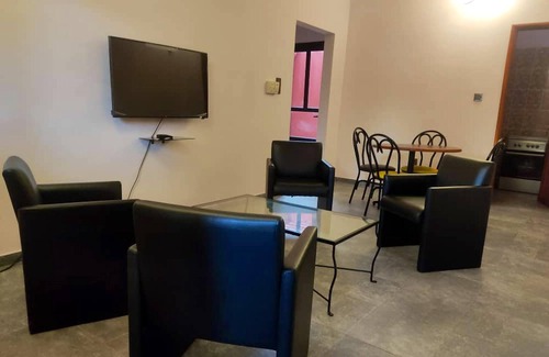 Porto-Novo Apartment | Homerez - Appartement for 4 ppl. with shared pool and garden at Porto-Novo