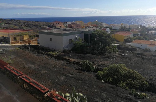 La Caleta Apartment | Homerez - Appartement for 4 ppl. with sea view, terrace and balcony at La Caleta
