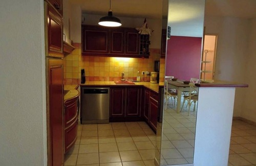 Aigues-Mortes Apartment | Homerez - Apt. Aigues-Mortes, pool.