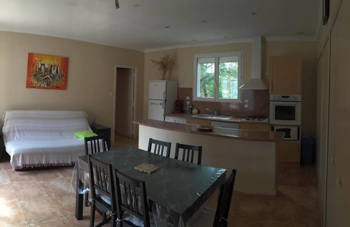 Beziers Apartment | Homerez - Apt in Béziers - Shared Pool