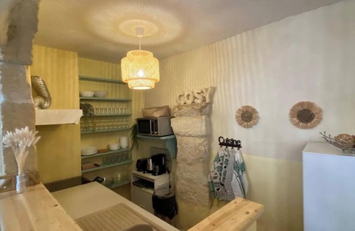 Montfrin House | Homerez - Authentic House in Montfrin with Terrace and Air Conditioning