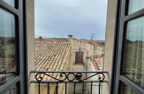 Montfrin House | Homerez - Authentic House in Montfrin with Terrace and Air Conditioning