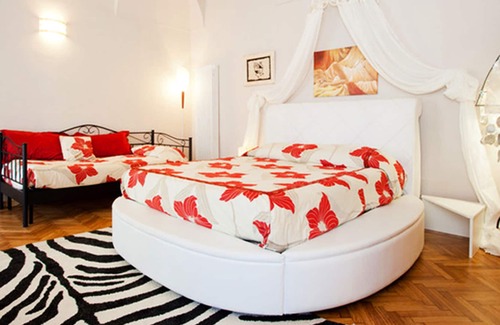 Piazza Apartment | Homerez - Beautiful apartement for 4 ppl. with balcony at Mondovì Piazza (CN)
