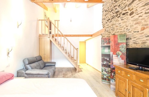 Viana do Bolo Apartment | Homerez - Beautiful apartement for 6 ppl. with garden and terrace at Mourisca