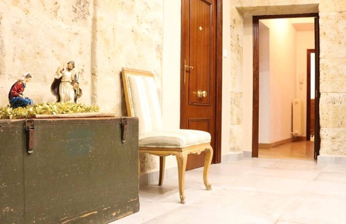 Old Town Apartment | Homerez - Beautiful appartement for 3 ppl. at Salamanca