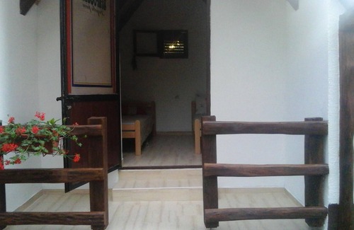 Kutina House | Homerez - Beautiful bungalow with garden and terrace