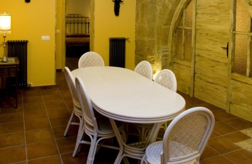 Villalpando House | Homerez - Beautiful house for 6 ppl. at Villalpando