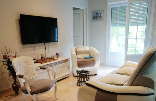 Sisteron House | Homerez - Beautiful house for 2 ppl. with garden and terrace at Sisteron