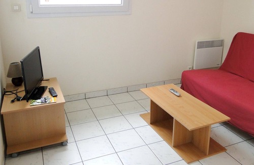 Vanne House | Homerez - Beautiful house for 5 ppl. with terrace at Vanne