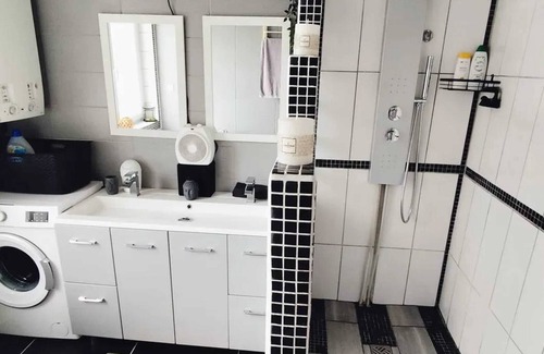 Lillers House | Homerez - Beautiful house for 5 ppl. with jacuzzi, spa and garden at Lillers