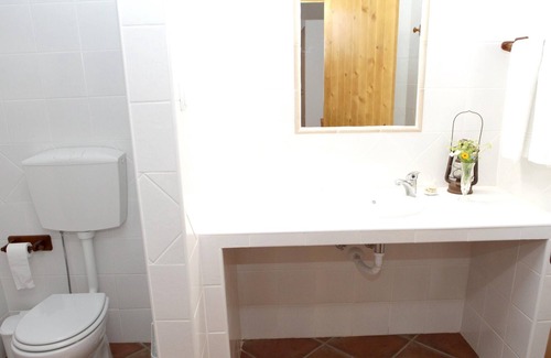 Junqueira House | Homerez - Beautiful house 11 km away from the beach for 6 ppl. with shared pool