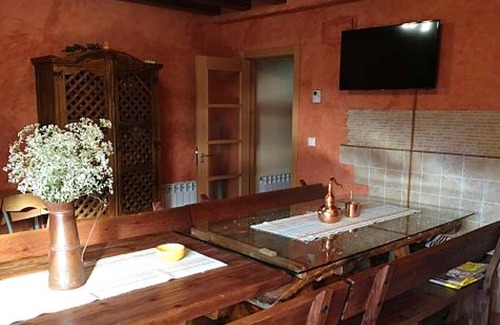 Quintanilla del Agua y Tordueles House | Homerez - Big house for 10 ppl. with terrace at Quintanilla del Agua