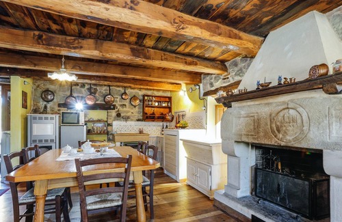 Roccafluvione Ski Chalet | Homerez - Big chalet for 10 ppl. with jacuzzi, terrace and balcony at Meschia