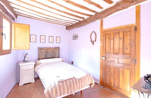 Llano de Bureba House | Homerez - Big house for 14 ppl. at Llano de Bureba