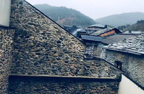 Molinaseca House | Homerez - Big house for 15 ppl. at Molinaseca