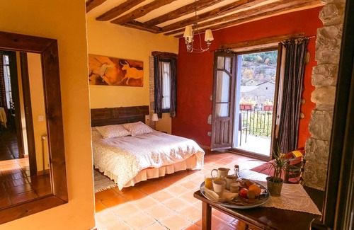 Albella House | Homerez - Big house for 18 ppl. with garden at Albella