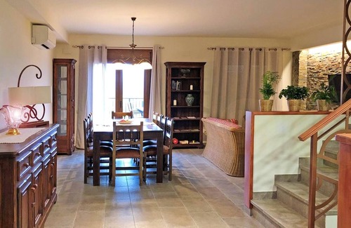 Cretas House | Homerez - Big house for 10 ppl. with terrace at Cretas