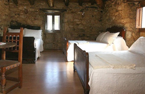 Paradela House | Homerez - Big house for 11 ppl. at Paradela