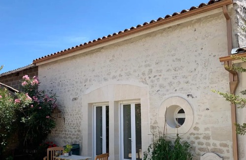 Lorignac House | Homerez - Big house for 20 ppl. with jacuzzi, garden and terrace at Lorignac