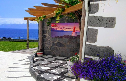 Urzelina House | Homerez - Big house for 19 ppl. with sea view and garden at Urzelina