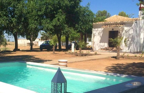 Palma del Rio Villa | Homerez - Big villa for 20 ppl. with swimming-pool and garden at Palma del Río