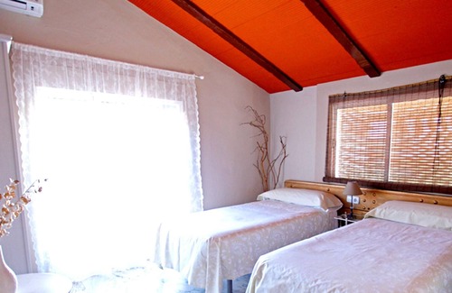 Mirandilla Villa | Homerez - Big villa for 12 ppl. with swimming-pool and jacuzzi at Mirandilla