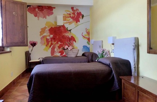 Segni Villa | Homerez - Big villa for 24 ppl. with swimming-pool, garden and terrace at Segni
