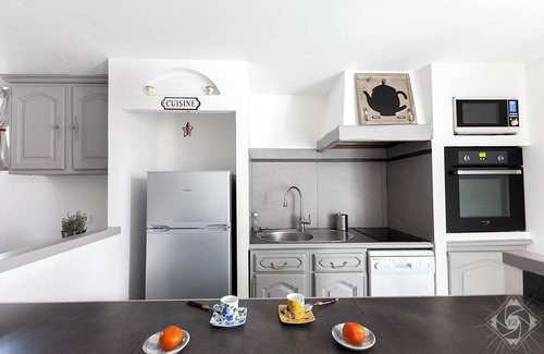 Voreppe Apartment | Homerez - Bright apartment in Voreppe, 43 m² with pool