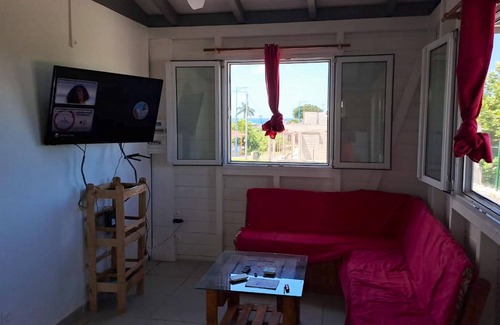 Nord Grande Terre House | Homerez - Bungalow for 4 ppl. with sea view, garden and terrace at Anse-Bertrand
