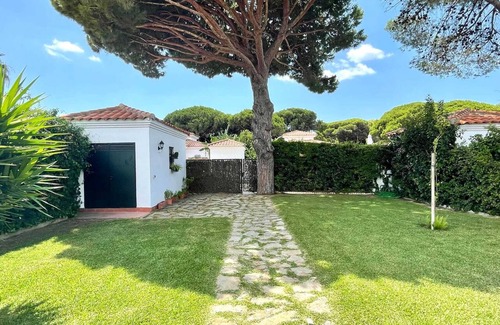 Barrio Nuevo Ski Chalet | Homerez - Chalet Conil de la Frontera