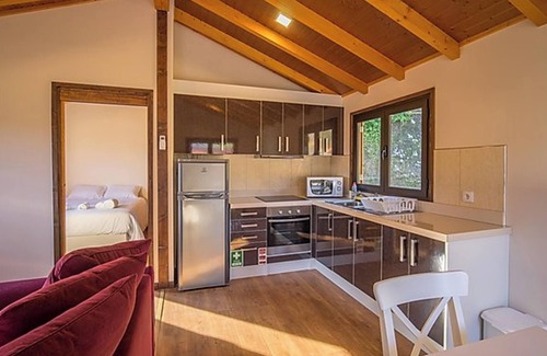 Albergaria-a-Velha Ski Chalet | Homerez - Charming Chalet in Branca with Shared Pool