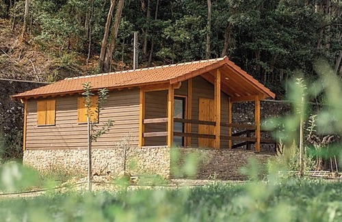 Albergaria-a-Velha Ski Chalet | Homerez - Charming Chalet in Branca with Shared Pool