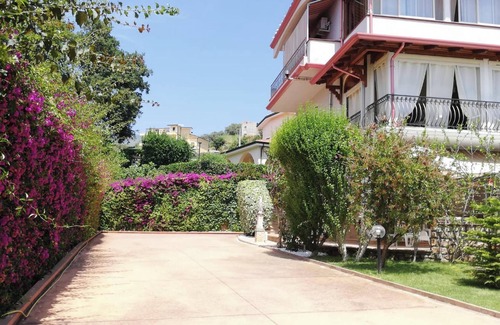 Diamante Apartment | Homerez - Charming apartment in Diamante