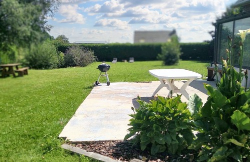 Ecrainville House | Homerez - Charming House in Écrainville, garden