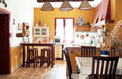 La Campana Villa | Homerez - Charming House in La Campana with Mountain View