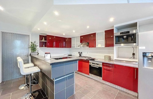 Incourt House | Homerez - Charming house in Glimes