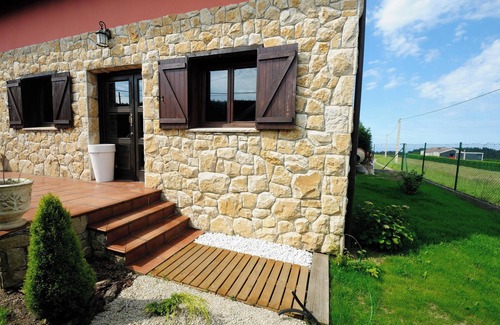 Albuerne House | Homerez - Charming house in Albuerne with fenced garden