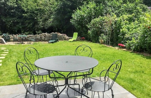 Huelgoat House | Homerez - Charming House in Huelgoat with Terrace and Garden