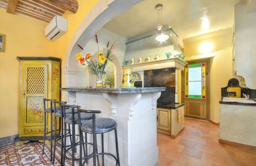 Le Thor House | Homerez - Charming House in Le Thor with shared pool