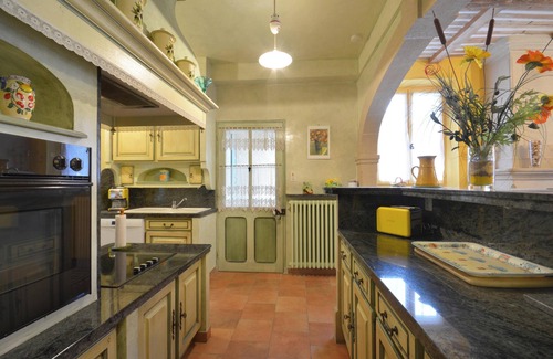 Le Thor House | Homerez - Charming House in Le Thor with shared pool