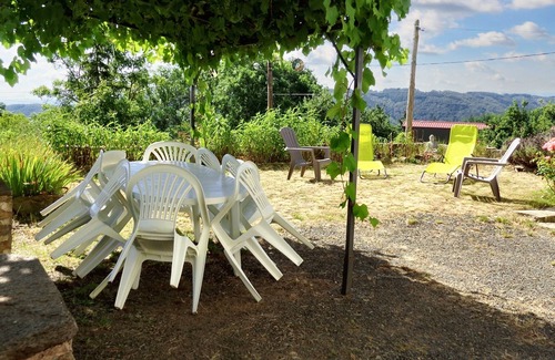 Mercœur House | Homerez - Charming house in Mercœur with garden and parking