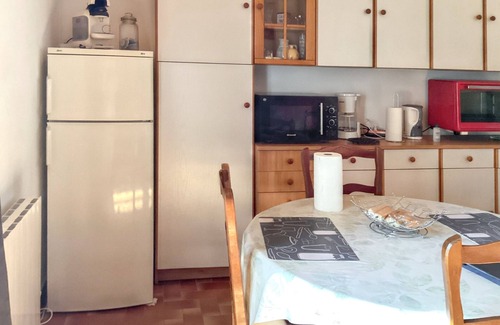 Vacheres House | Homerez - Charming House in Vachères with Garden and Mountain View