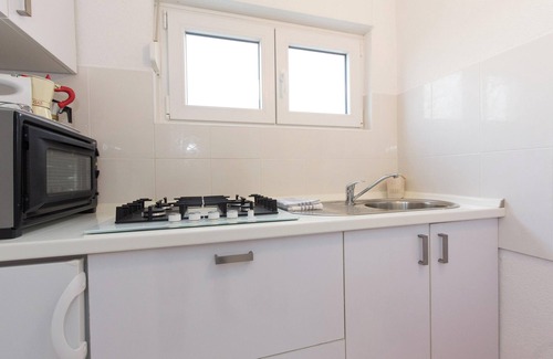Skrbcici House | Homerez - Charming house in Skrpčići with enclosed garden